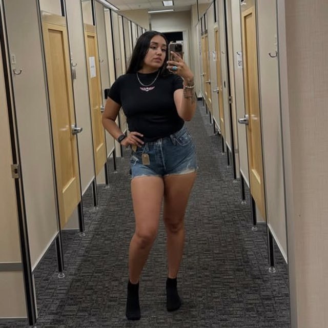 Hizmetime hoş geldiniz Kondomsuz emme ve ağızla cinsel ilişki 🍆. 👉 Meme öpücüğü 💋 😘Fransa öpücüğü 😘. Pusuyu yalama 👅 🌊…